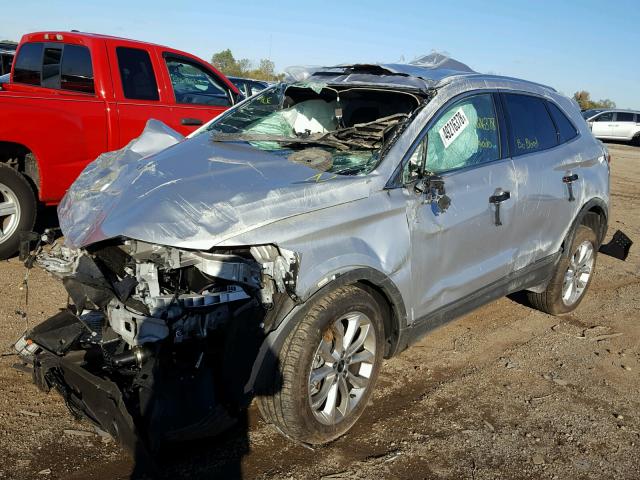 5LMCJ2C90GUJ08890 - 2016 LINCOLN MKC SELECT SILVER photo 2