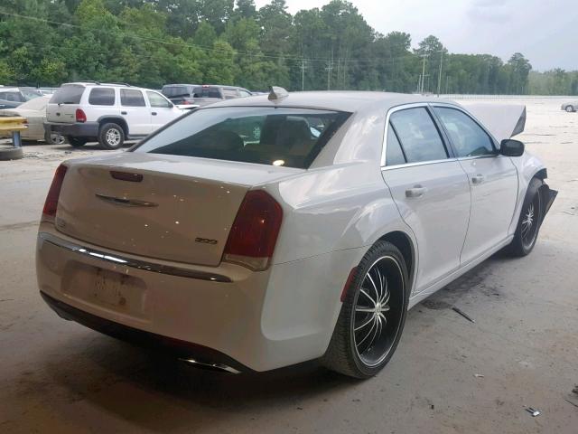 2C3CCAAG2JH285940 - 2018 CHRYSLER 300 TOURIN WHITE photo 4