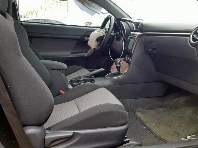 JTKJF5C72GJ023933 - 2016 TOYOTA SCION TC 石墨色 照片 5