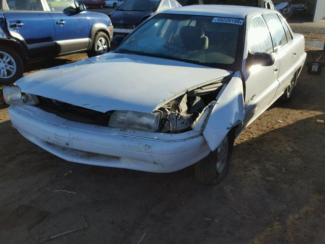 1G4NJ52M1TC427749 - 1996 BUICK SKYLARK GR WHITE photo 2