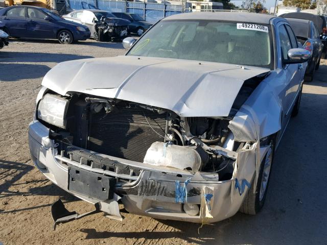 2C3CA5CV6AH251461 - 2010 CHRYSLER 300 TOURIN SILVER photo 2