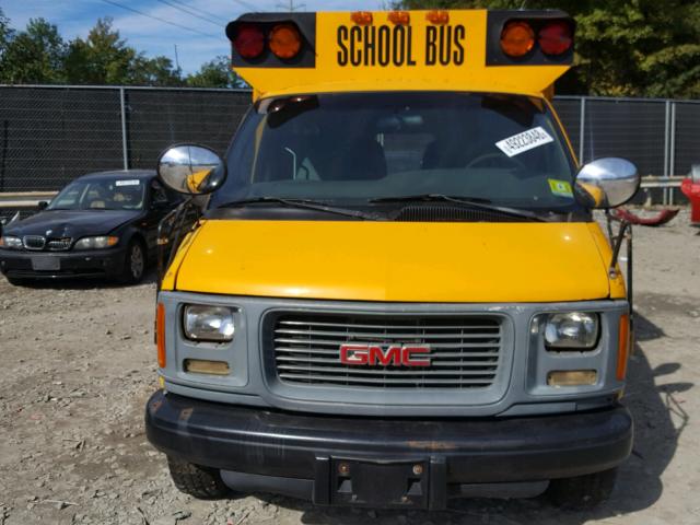 1GDHG35R921230586 - 2002 GMC SAVANA RV YELLOW photo 9