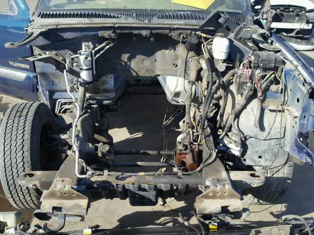 1GKEC13T25J168625 - 2005 GMC YUKON BLUE photo 7