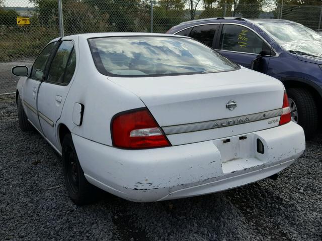 1N4DL01D11C205956 - 2001 NISSAN ALTIMA XE WHITE photo 3