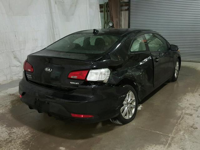 KNAFX6A88G5583358 - 2016 KIA FORTE EX BLACK photo 4