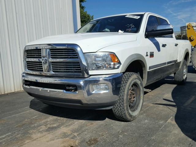 3D7UT2CL4AG174182 - 2010 DODGE RAM 2500 WHITE photo 2