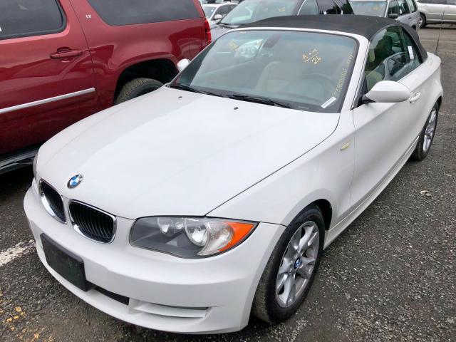 WBAUN13598VH80417 - 2008 BMW 128 I WHITE photo 2