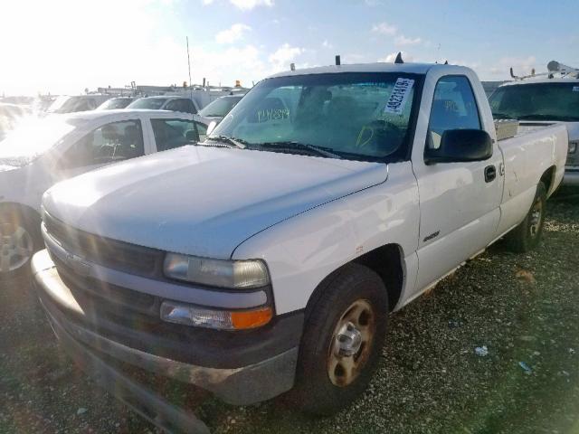 1GCEC14VX1Z258905 - 2001 CHEVROLET SILVERADO WHITE photo 2