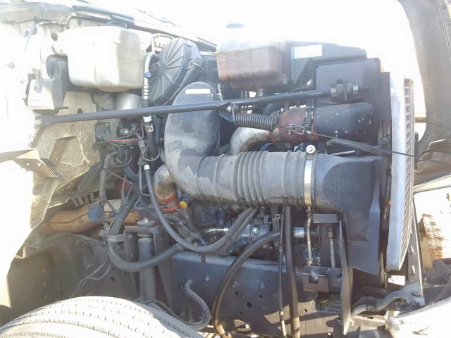 1GBM7H1C2XJ104759 - 1999 CHEVROLET C-SERIES C WHITE photo 7