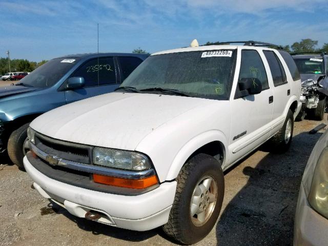 1GNDT13X95K106540 - 2005 CHEVROLET BLAZER WHITE photo 2