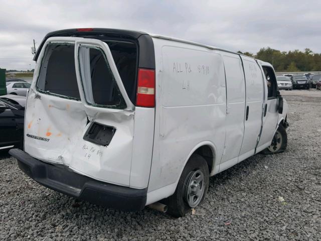 1GCFG15XX81162726 - 2008 CHEVROLET EXPRESS G1 WHITE photo 4