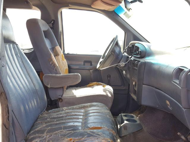 1FMDA31U9NZA79362 - 1992 FORD AEROSTAR WHITE photo 5