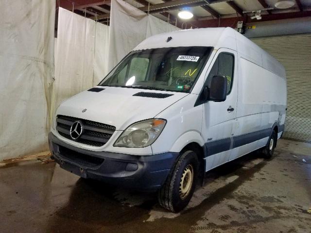 WD3PE8CB4B5586553 - 2011 MERCEDES-BENZ SPRINTER 2 WHITE photo 2