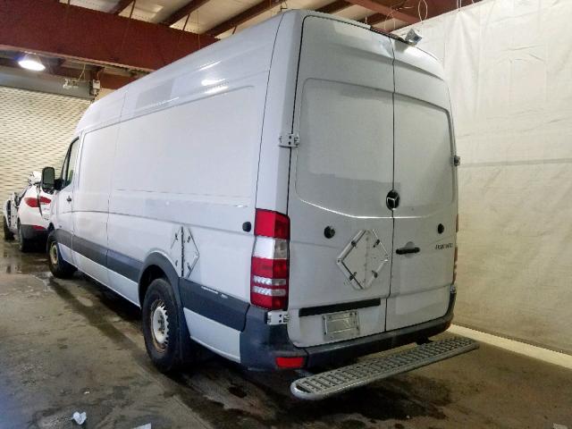 WD3PE8CB4B5586553 - 2011 MERCEDES-BENZ SPRINTER 2 WHITE photo 3