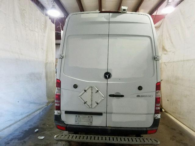 WD3PE8CB4B5586553 - 2011 MERCEDES-BENZ SPRINTER 2 WHITE photo 9