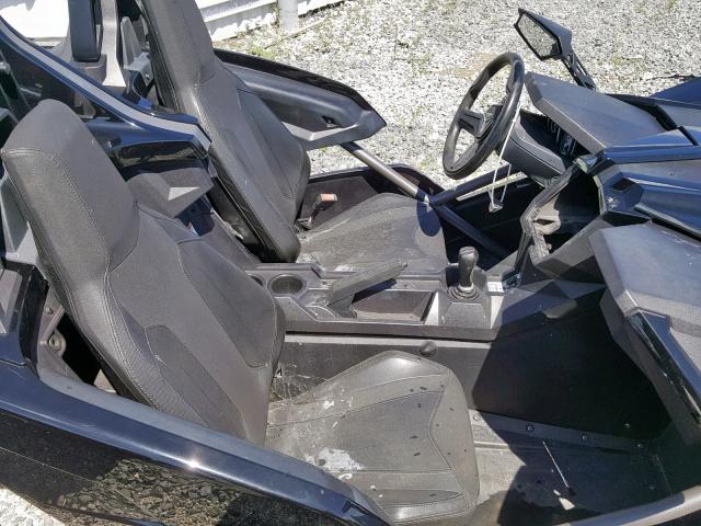 57XAASFA6J8127391 - 2018 POLARIS SLINGSHOT BLACK photo 5