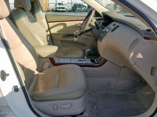 KMHFC46F87A162592 - 2007 HYUNDAI AZERA SE WHITE photo 5