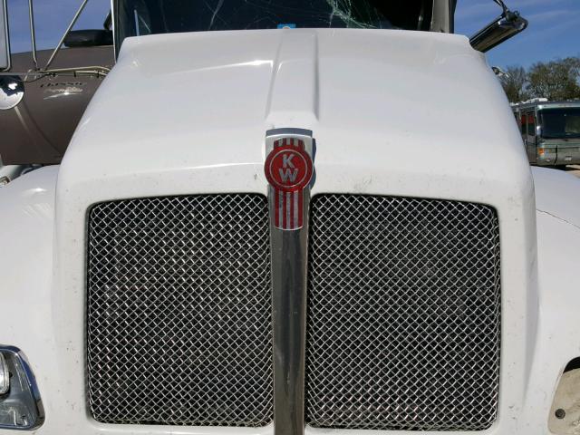 2NKMHN6X18M232552 - 2008 KENWORTH CONSTRUCTI WHITE photo 7