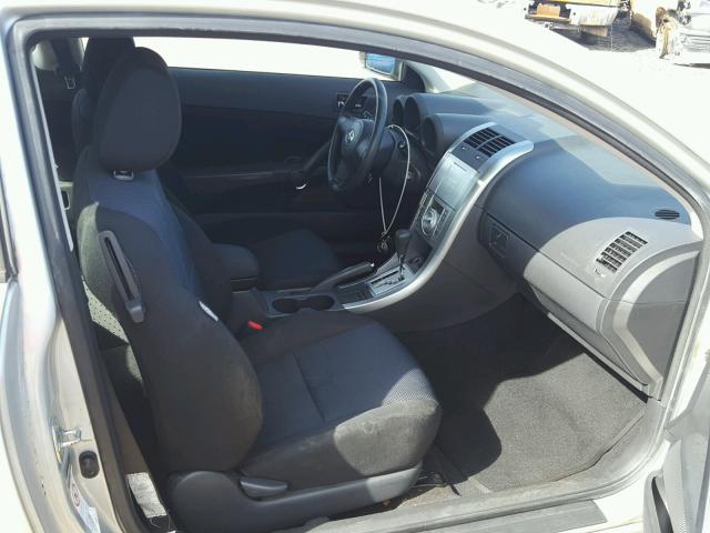 JTKDE167X50051678 - 2005 TOYOTA SCION TC ვერცხლისფერი ფოტო 5