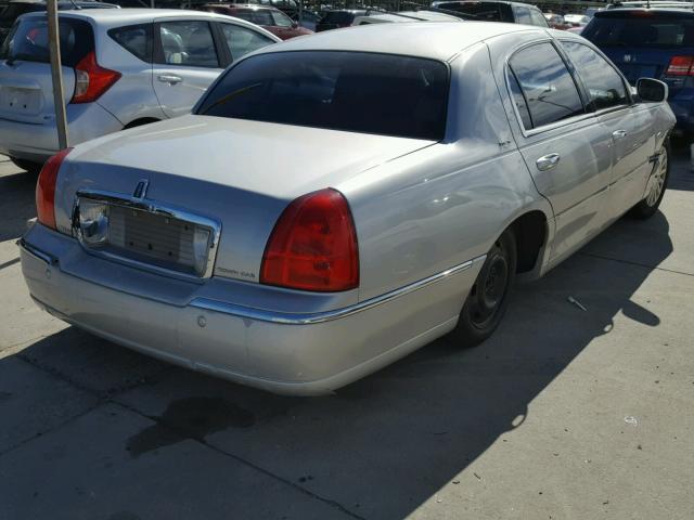 1LNHM81W34Y655569 - 2004 LINCOLN TOWN CAR E SILVER photo 4