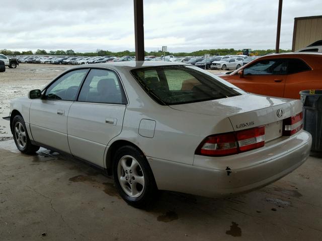 JT8BF28G5Y5075472 - 2000 LEXUS ES 300 WHITE photo 3