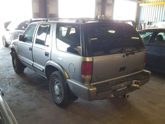 1GNDT13W212114898 - 2001 CHEVROLET BLAZER GRAY photo 3