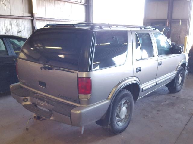 1GNDT13W212114898 - 2001 CHEVROLET BLAZER GRAY photo 4