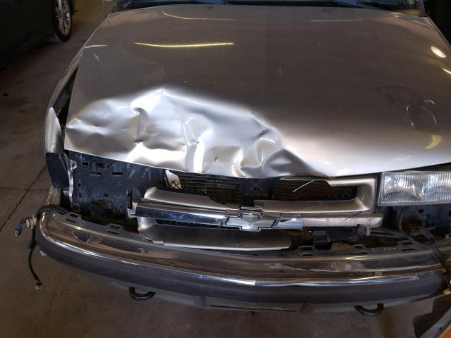 1GNDT13W212114898 - 2001 CHEVROLET BLAZER GRAY photo 9