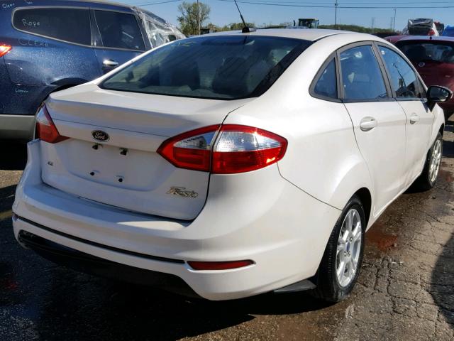 3FADP4BJ5GM140696 - 2016 FORD FIESTA SE WHITE photo 4