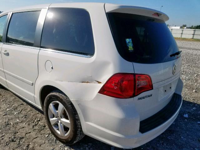 2V4RW3D12AR230825 - 2010 VOLKSWAGEN ROUTAN SE WHITE photo 9