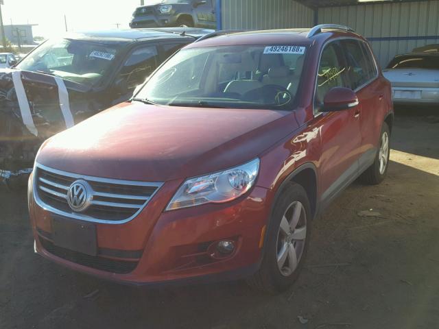 WVGBV7AX4AW002214 - 2010 VOLKSWAGEN TIGUAN SE RED photo 2