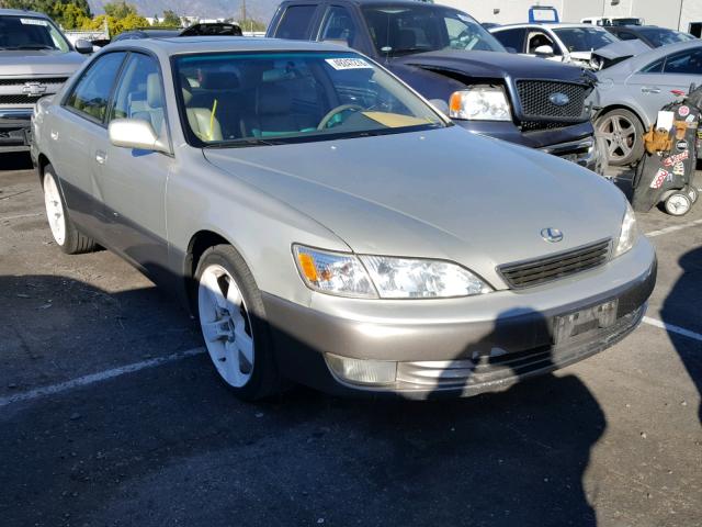 JT8BF28G2W0105585 - 1998 LEXUS ES 300 SILVER photo 1