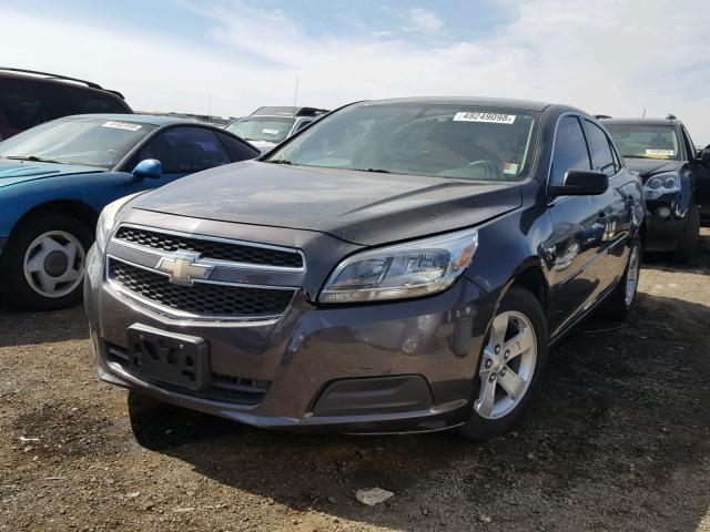 1G11B5SA2DF332843 - 2013 CHEVROLET MALIBU LS 灰色 照片 2