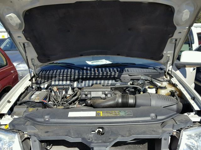 5LMFU28516LJ20593 - 2006 LINCOLN NAVIGATOR Кремовый фото 7