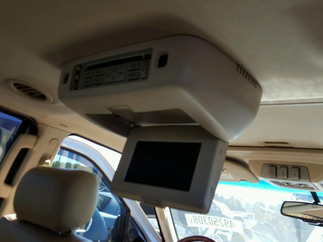 5LMFU28516LJ20593 - 2006 LINCOLN NAVIGATOR Кремовый фото 9