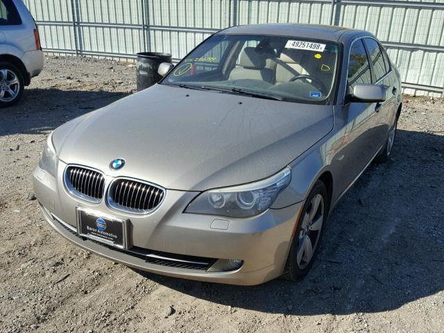 WBANV13508CZ56199 - 2008 BMW 528 XI SILVER photo 2