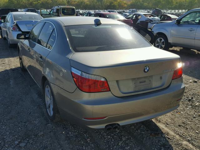 WBANV13508CZ56199 - 2008 BMW 528 XI SILVER photo 3