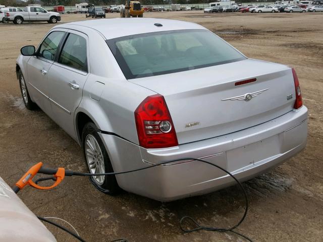 2C3CA5CV9AH221001 - 2010 CHRYSLER 300 TOURIN SILVER photo 3