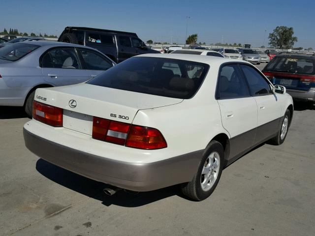 JT8BF22G9V0020489 - 1997 LEXUS ES 300 WHITE photo 4