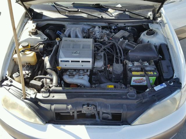 JT8BF22G9V0020489 - 1997 LEXUS ES 300 WHITE photo 7