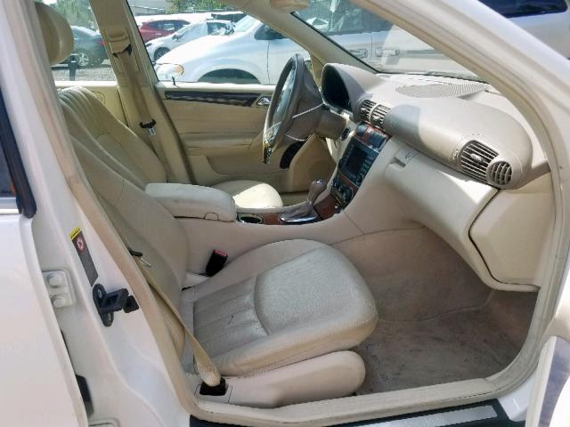 WDBRF87H36F793315 - 2006 MERCEDES-BENZ C 350 4MAT WHITE photo 5