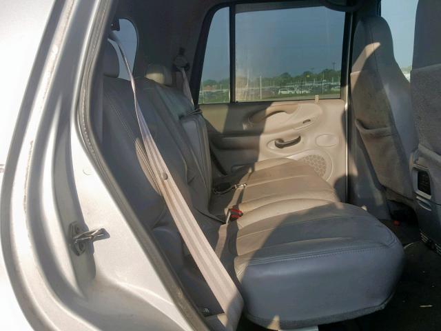 1FMRU1662YLB80097 - 2000 FORD EXPEDITION SILVER photo 6