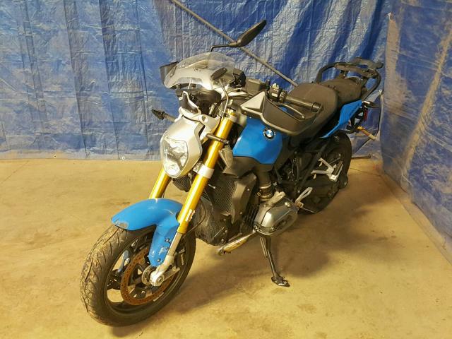 WB10A1409FZ196759 - 2015 BMW R1200 R BLUE photo 2