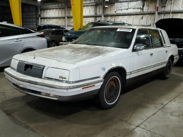 1C3XV66R3ND757293 - 1992 CHRYSLER NEW YORKER WHITE photo 2