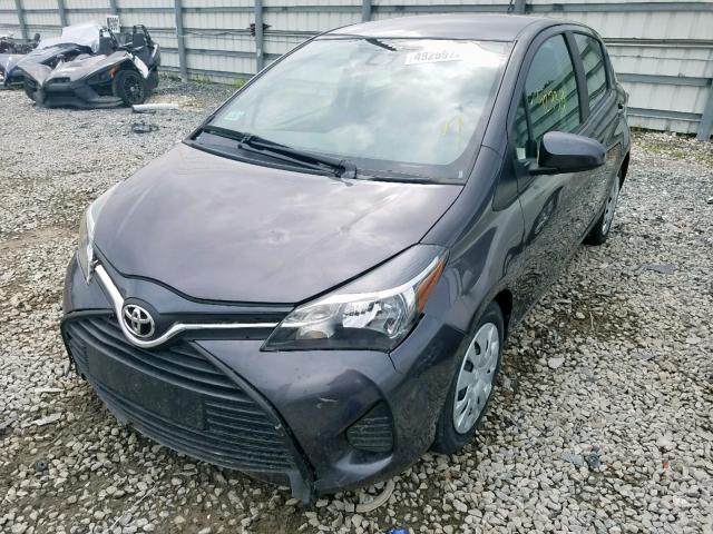 VNKKTUD33HA079110 - 2017 TOYOTA YARIS L GRAY photo 2