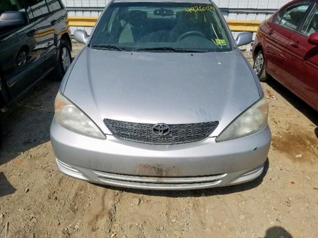 4T1BE32K14U332873 - 2004 TOYOTA CAMRY LE SILVER photo 9