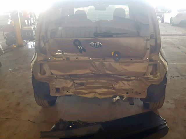 KNDJN2A28G7292676 - 2016 KIA SOUL TAN photo 9