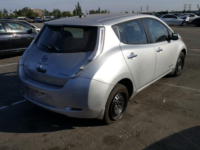 1N4BZ0CP4HC310188 - 2017 NISSAN LEAF S SILVER photo 4