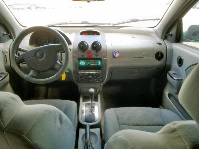 KL1TD52675B445760 - 2005 CHEVROLET AVEO BASE GREEN photo 9