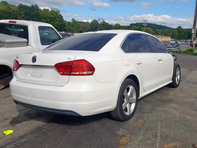 1VWBP7A3XCC037093 - 2012 VOLKSWAGEN PASSAT SE WHITE photo 4